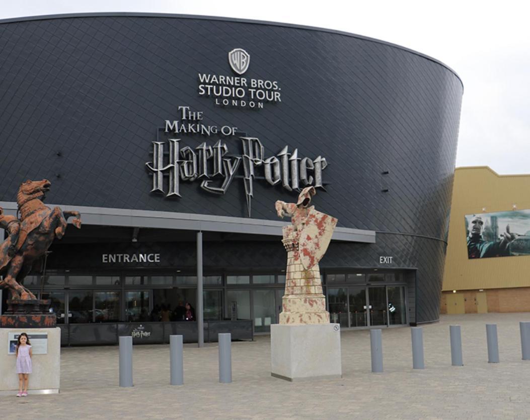Warner Brothers Apartment Watford  Eksteriør bilde